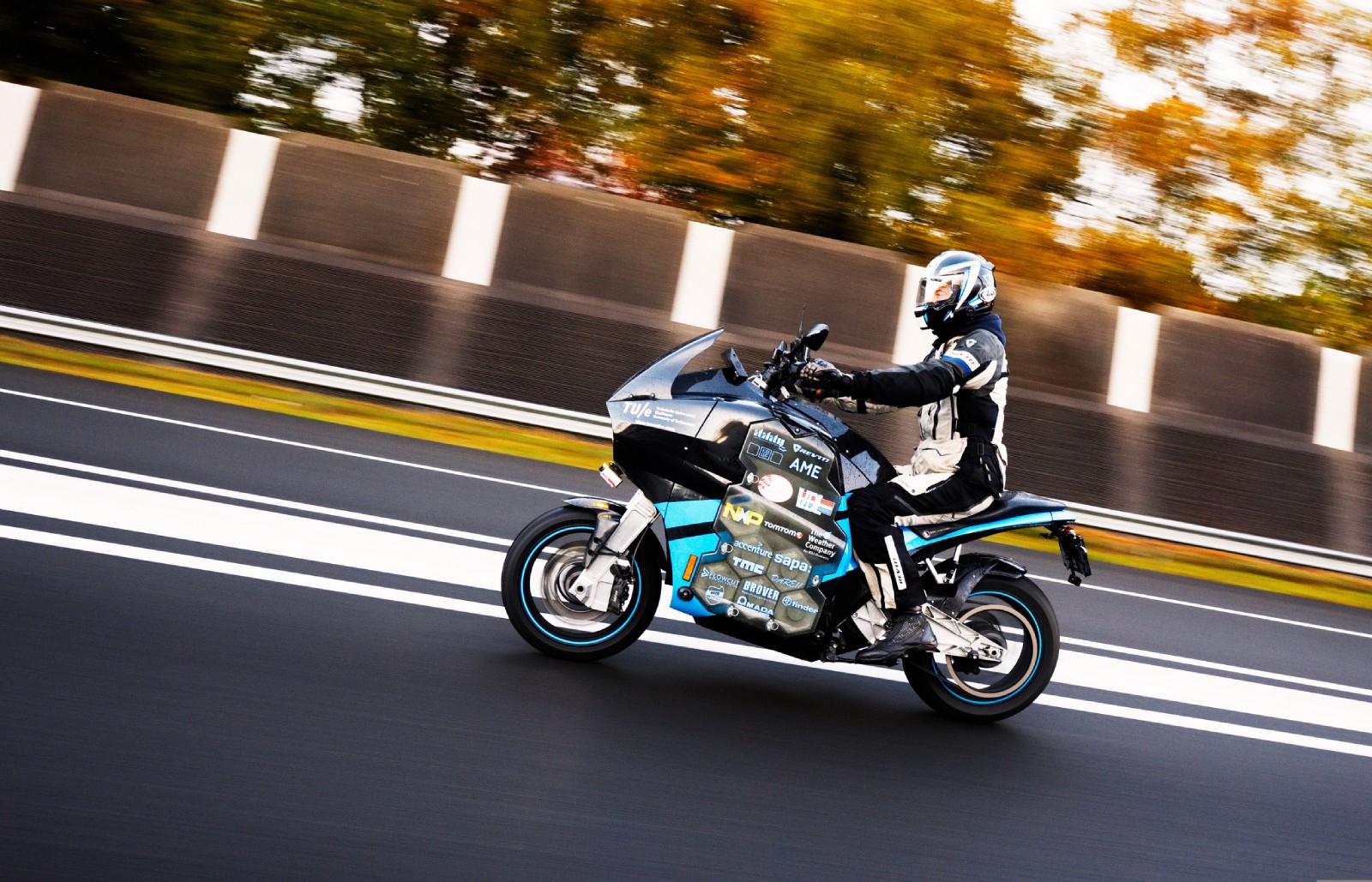 We attempted the 80-days-around-world-trip on an electric motorbike to make people aware of the importance of electric transport. 