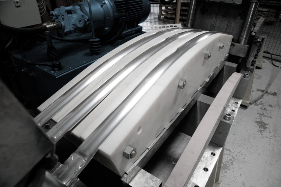 Stretch bending with aluminum