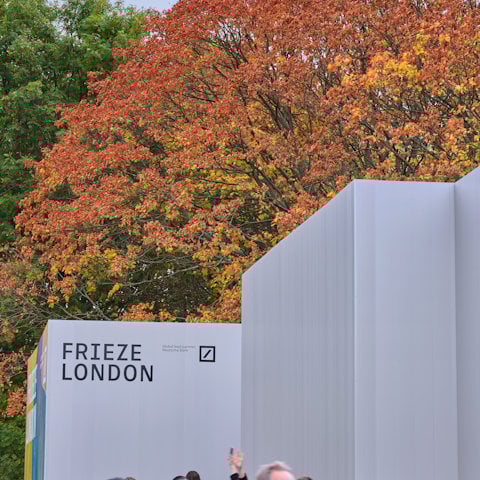 To avoid generating big amounts of waste at the end of the fair, Hydro customer A Studio Between wanted to use a circular material for the façade.