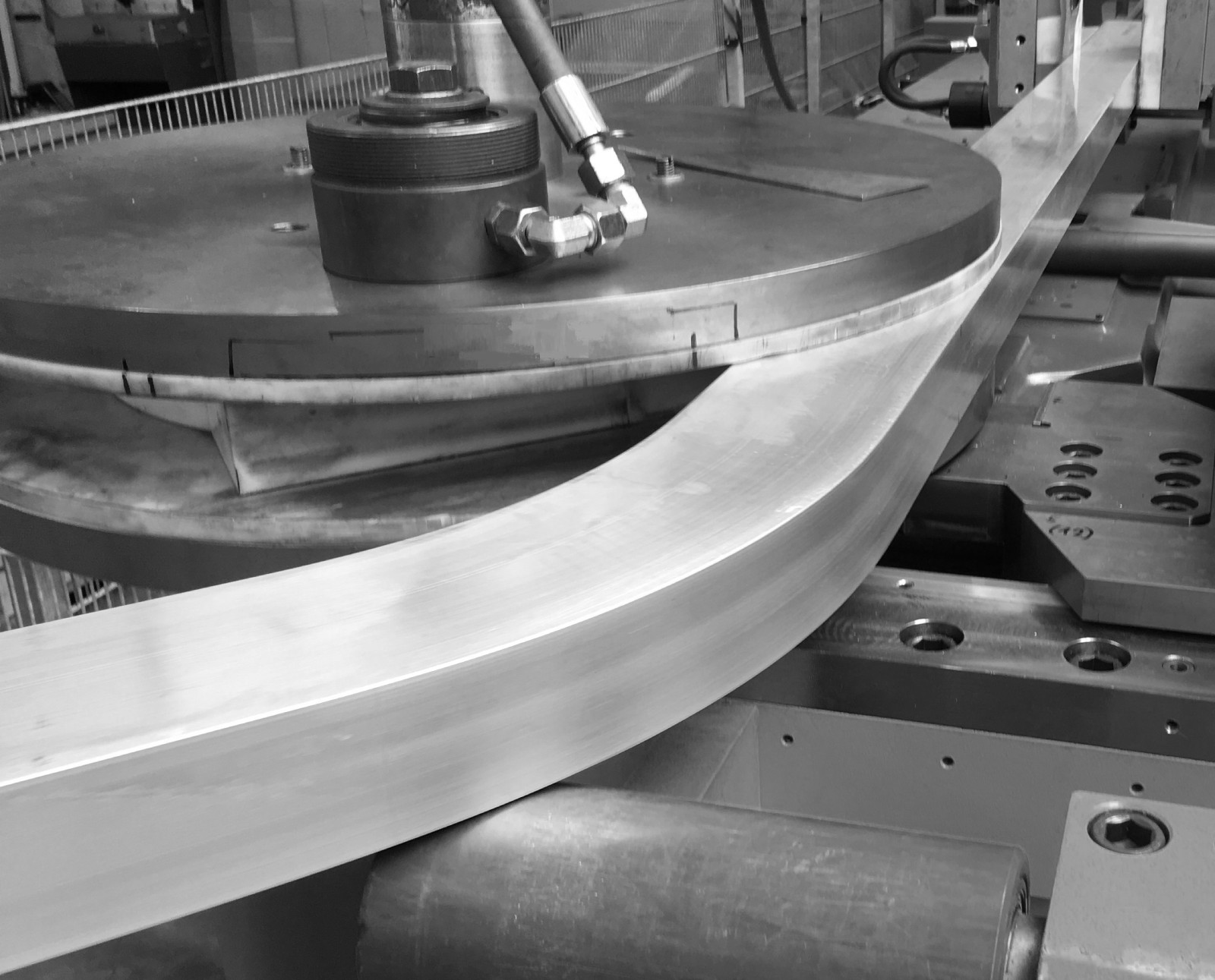 How to design curved aluminium profiles
