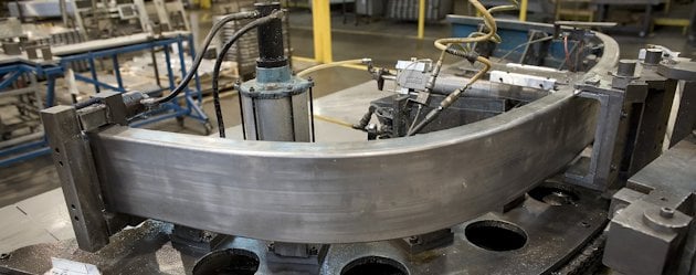Aluminium profile in bending machine