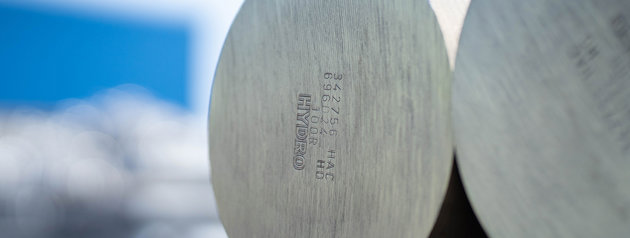 Hydro CIRCAL 100R aluminium extrusion ingot produced at Clervaux facility in Luxembourg Hydro CIRCAL 100R aluminium extrusion ingot produced at Clervaux facility in Luxembourg